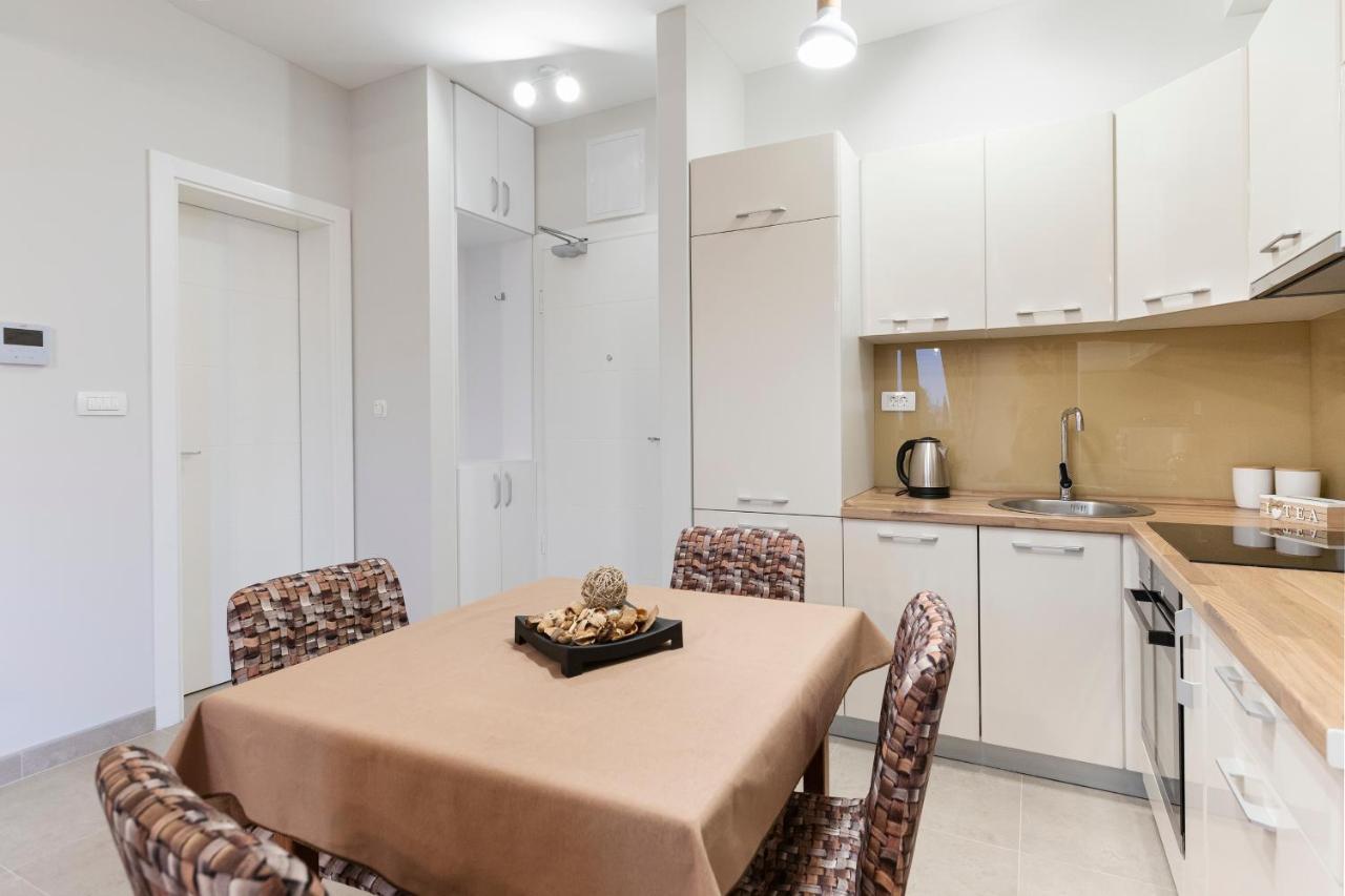 Ell Star Apartment Тиват Экстерьер фото