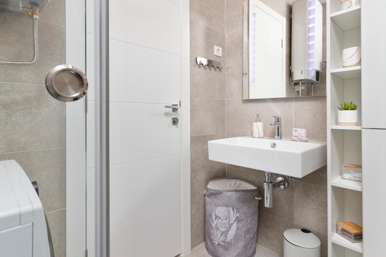 Ell Star Apartment Тиват Экстерьер фото